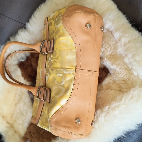 Vintage Optic Yellow Signature Purse - Picture 4 of 15